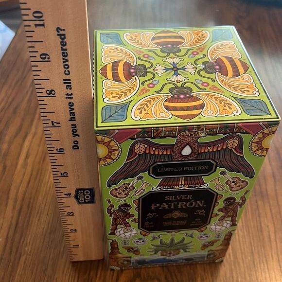 Silver Patron Special Edition F1 Sergio PerezTequila tin Gift decanter. - Picture 6 of 6